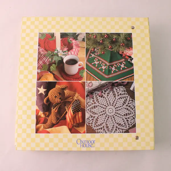 Vanna's Afghan and Crochet Favorites Vanna White 1995 HC 3-Ring Binder 