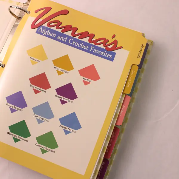 Vanna's Afghan and Crochet Favorites Vanna White 1995 HC 3-Ring Binder 