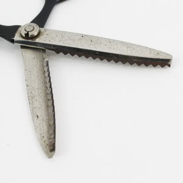Vintage Wiss Pinking Shears C B 7 Sewing Craft Scissors USA Made Black Handle 