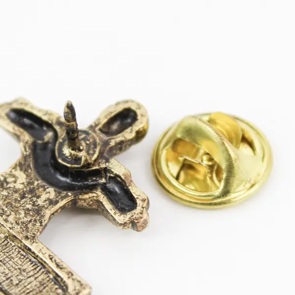 Vtg Kwikset Titan Deadbolt Lock Bronze Tone Lapel Pin