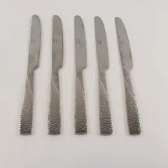 Five Barletta Dinner Knives From the Gourmet Basics Collection by Mikasa