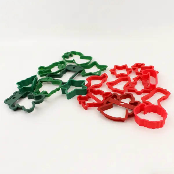 Lot of 18 Christmas Holiday Plastic Cookie Cutters