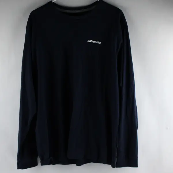 Patagonia Navy Blue Long-Sleeved Regular Fit T-Shirt Men's XL