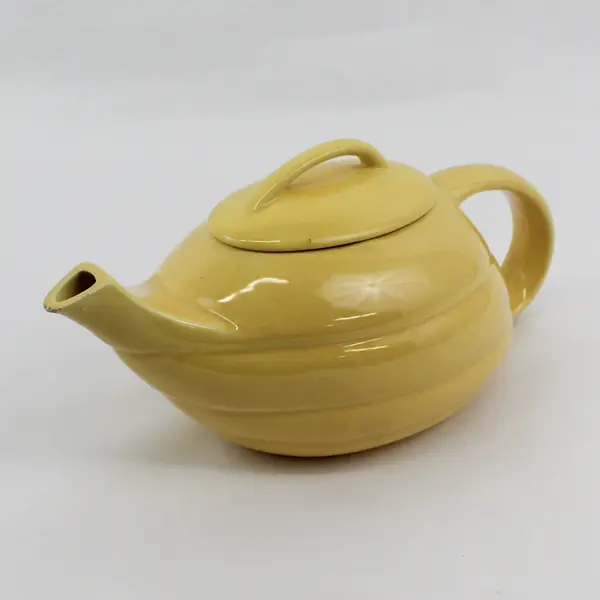 Vintage  1940s Bauer Pottery Yellow Aladdin Style 4 Cup Teapot