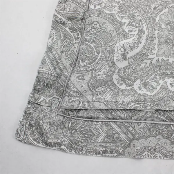 HILLST Lot of 2 Standard Pillowcases Gray/White Paisley 23x29