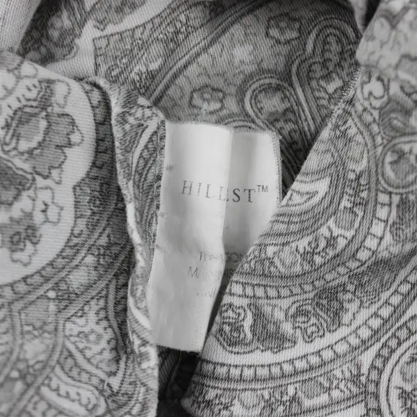 HILLST Lot of 2 Standard Pillowcases Gray/White Paisley 23x29