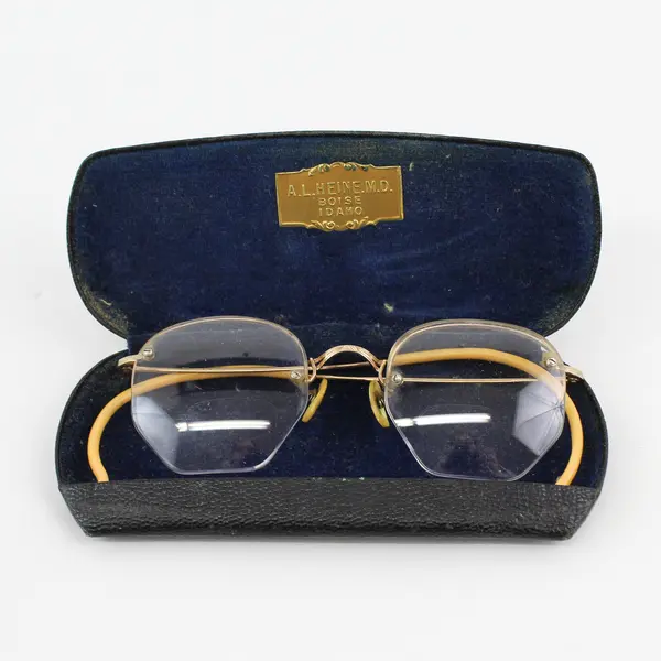 Antique C.O.C.  1940s Rimless 12K Gold Filled Eyeglasses Case Display Only