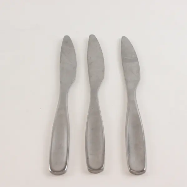 Three Vault (Stainless, Matte) Dinner Knives by Gourmet Settings
