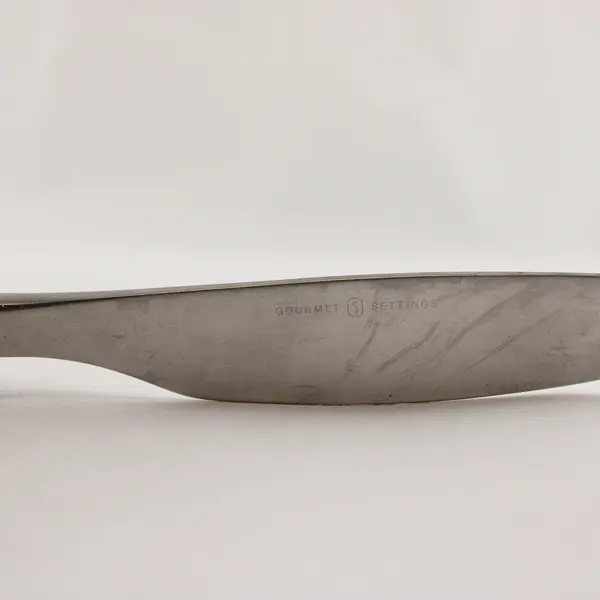 Three Vault (Stainless, Matte) Dinner Knives by Gourmet Settings