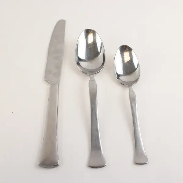 Yarmouth Flatware set by Cuisinart: Place Spoon, Teaspoon, Table Knife