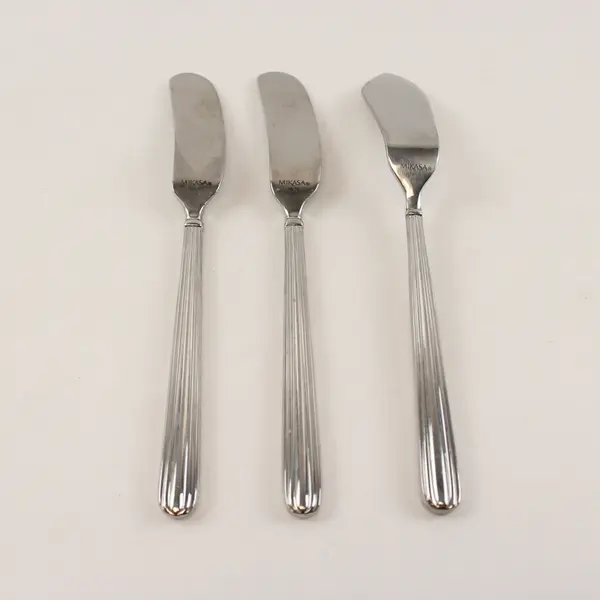 Two Individual Spreaders, One Master Butter Knife - Italian Countryside Mikasa
