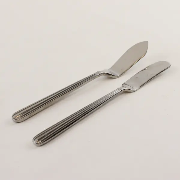 Two Individual Spreaders, One Master Butter Knife - Italian Countryside Mikasa