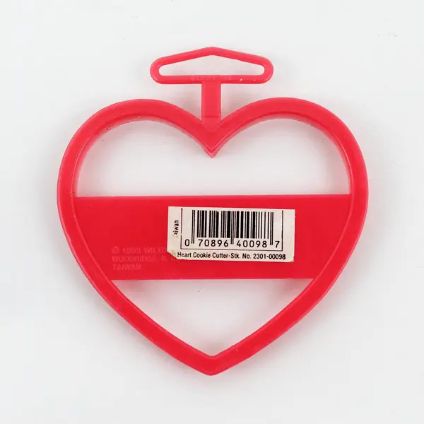 1993 VTG Wilton Love Heart Pink Plastic Cookie Cutter 3.5"