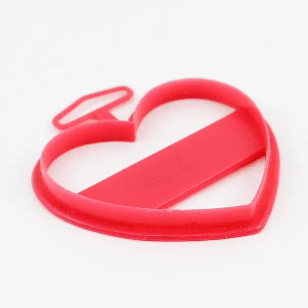 1993 VTG Wilton Love Heart Pink Plastic Cookie Cutter 3.5"