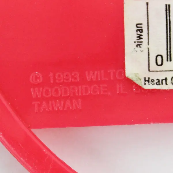 1993 VTG Wilton Love Heart Pink Plastic Cookie Cutter 3.5"