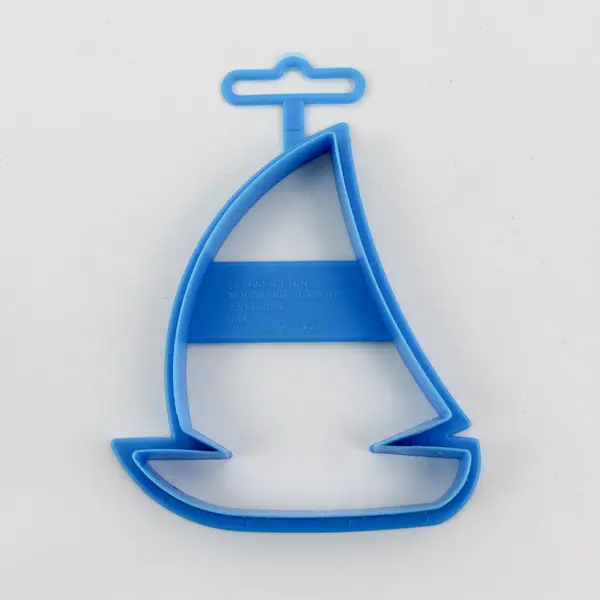 1993 VTG Wilton Sailboat Blue Plastic Cookie Cutter 4"
