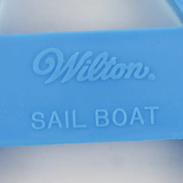 1993 VTG Wilton Sailboat Blue Plastic Cookie Cutter 4"