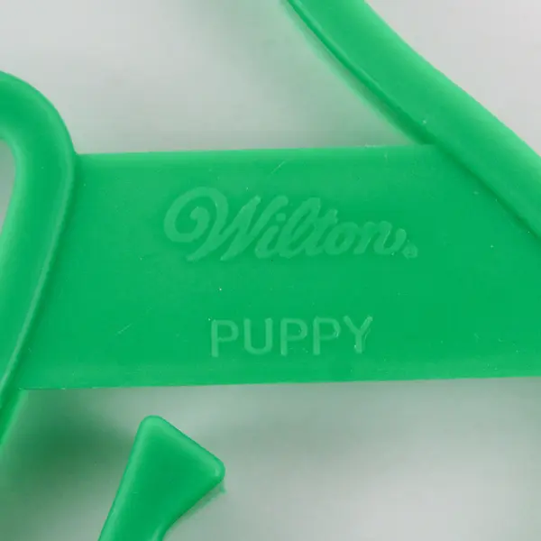 1993 VTG Wilton Sitting Puppy Dog Green Plastic Cookie Cutter 4"