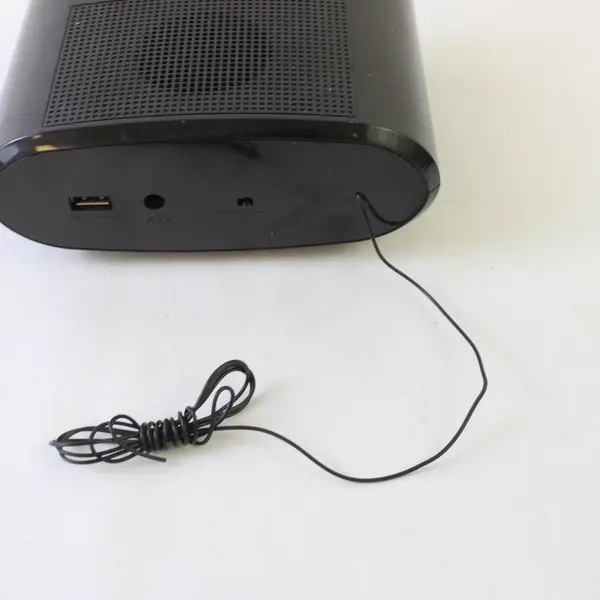 GPX C303B AM/FM Digital Alarm Clock Radio Black Tested Works