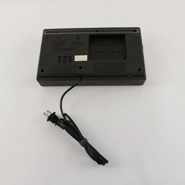 Vintage GE 7-4634 AM/FM Digital Clock Radio Woodgrain