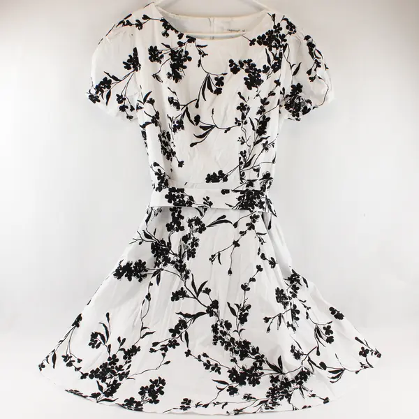 Tagunop Black and White Floral Patterned Short-Sleeved A-Line Dress Women's 3XL