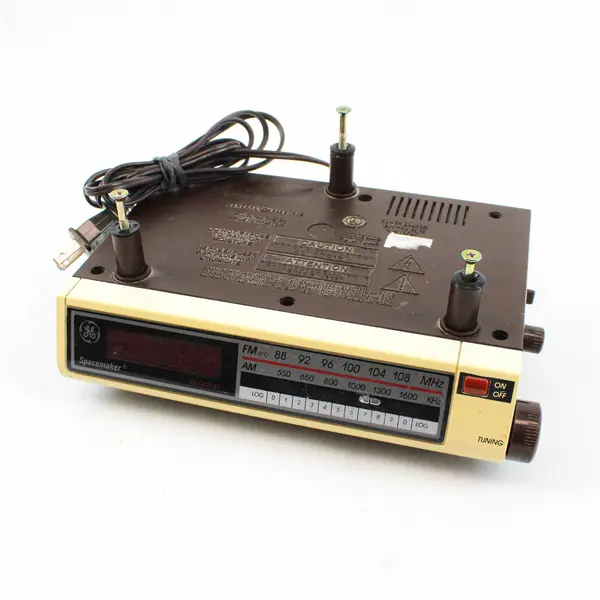 Vintage GE Spacemaker 7-4212A Digital Clock Radio Under Cabinet