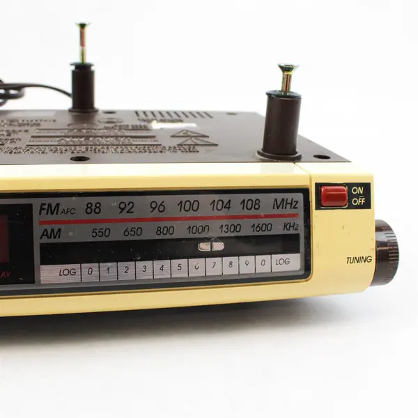 Vintage GE Spacemaker 7-4212A Digital Clock Radio Under Cabinet