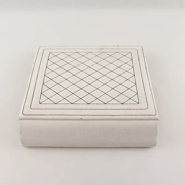 Unbranded White & Black Quilted Faux Suede 4"x6" Photo Album 200 Photo Capacity