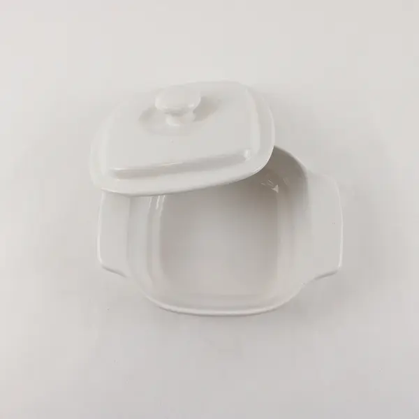 Chantal Solos White 1/2 Qt Ceramic Casserole Baking Dish w/ Lid