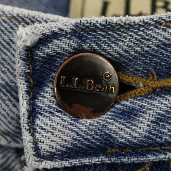 VTG LL Bean Mens 30x32 Natural Fit Straight Leg Light Wash Distressed Denim Jean