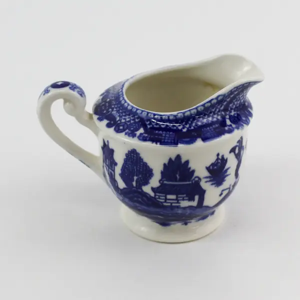 Vintage Blue Willow Ceramic Creamer Made In Japan 3.25 in Tall