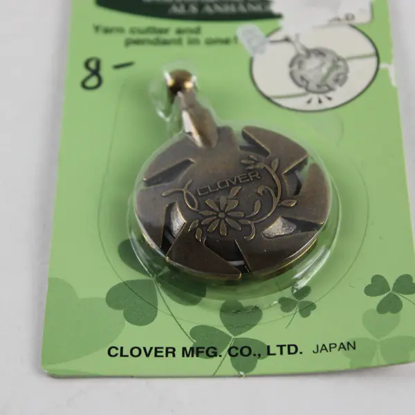 Clover Yarn Cutter Pendant Antique Gold Floral Art 3105 NOS