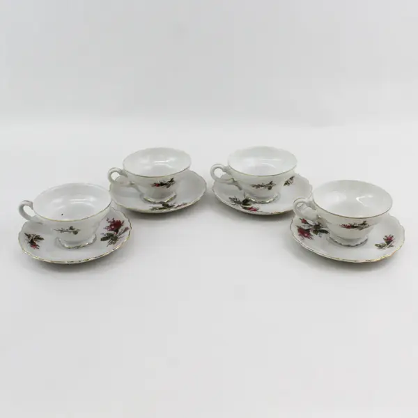 Set of 4 Moss Rose Footed Tea Cups And Saucers Japan
