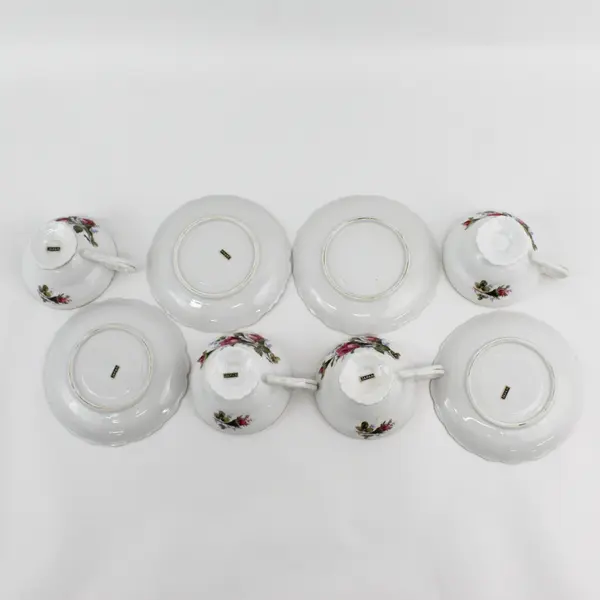 Set of 4 Moss Rose Footed Tea Cups And Saucers Japan