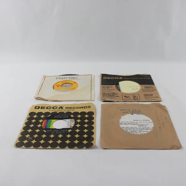 Lot of 4 45 RPM Vinyl Singles - Belco, Decca, GRENN, Bert Kaempfert