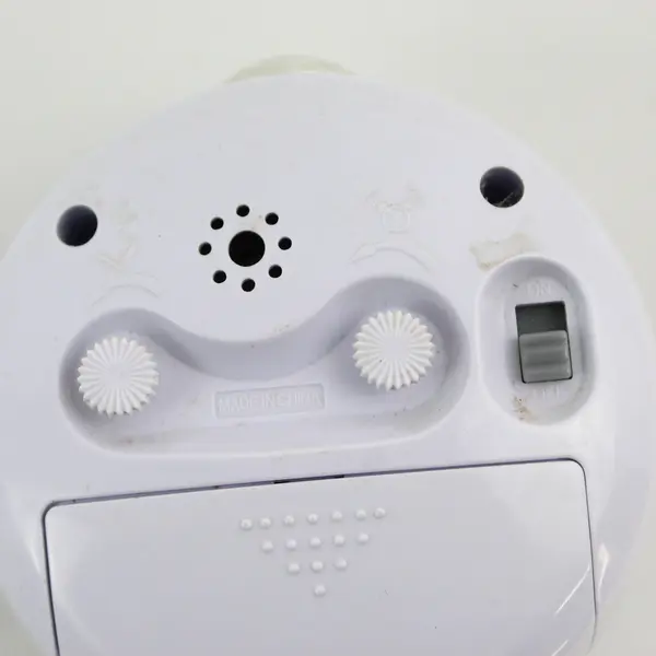 Advance White Plastic Quartz Battery Operated Alarm Clock