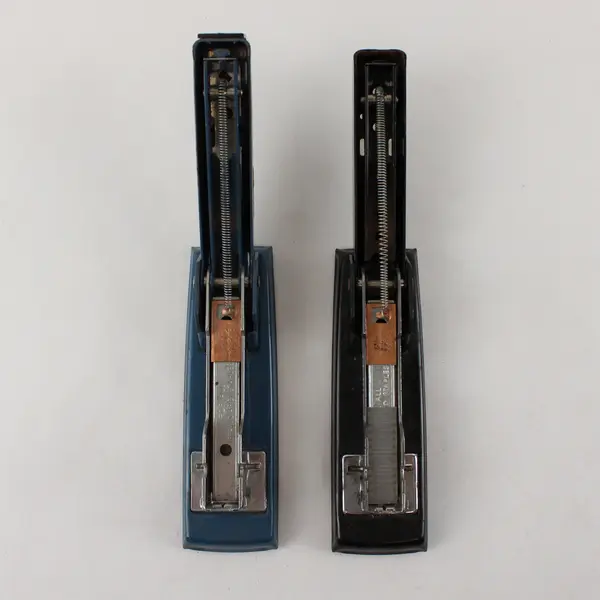 Lot of 2 Vintage Swingline 5-Inch Staplers Blue Black Tested Working