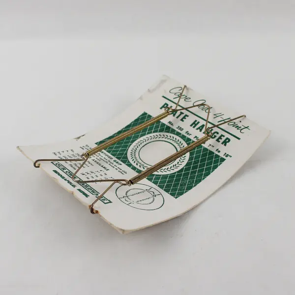 Cape Cod No. 350 Plate Hanger 7-10in Vintage NOS