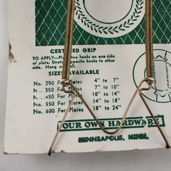 Cape Cod No. 350 Plate Hanger 7-10in Vintage NOS