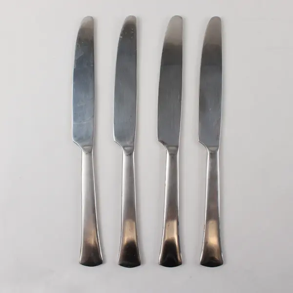 Lot of 4 Yarmouth Dinner Knives by Cuisinart Stainless Steel
