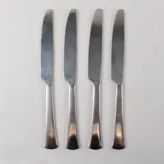 Lot of 4 Yarmouth Dinner Knives by Cuisinart Stainless Steel