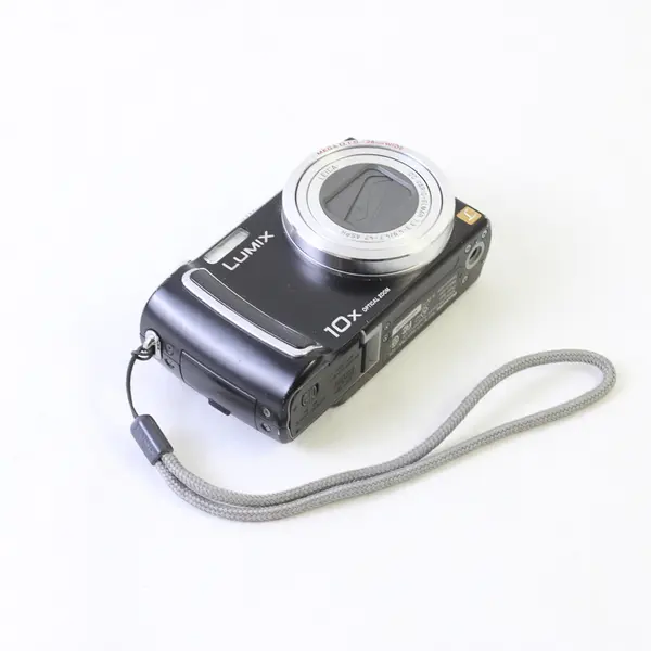 Panasonic Lumix DMC-TZ5 9MP Black Digital Camera 10x Zoom
