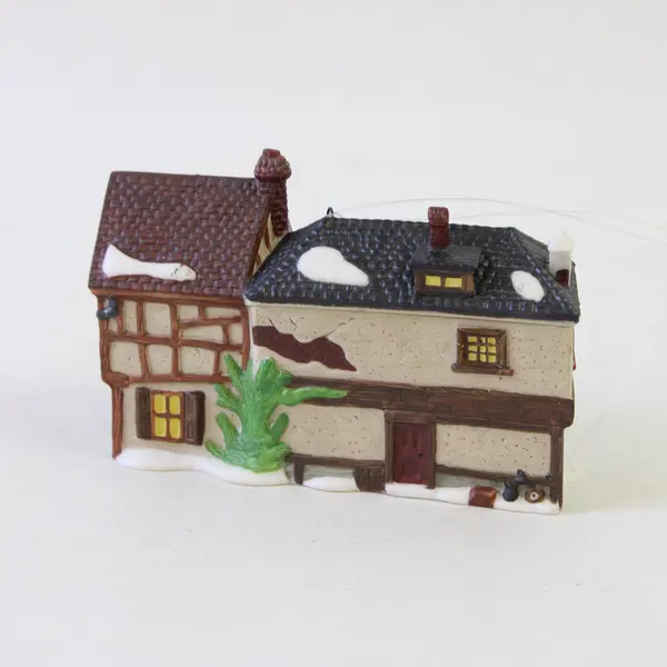 Department 56 Classic Ceramic Ornament Dickens Village "The Old Curiosity Shop"
