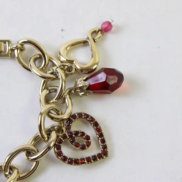 Liz Claiborne Sweet Heart Gold Tone Charm Bracelet 7-3/4"