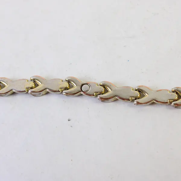 Two-Tone Metal XO Link Bracelet 8"