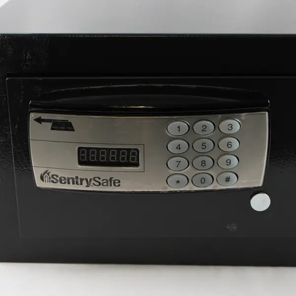 SentrySafe HL100ES Digital Security Safe w/ Card Swipe Lock  1.09 Cu.ft. w/ Key