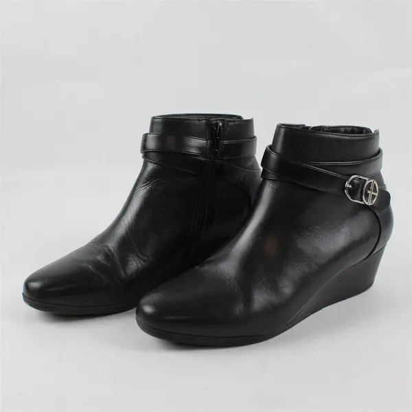 Giani Bernini Black Leather Wedge Booties Women's US 9M