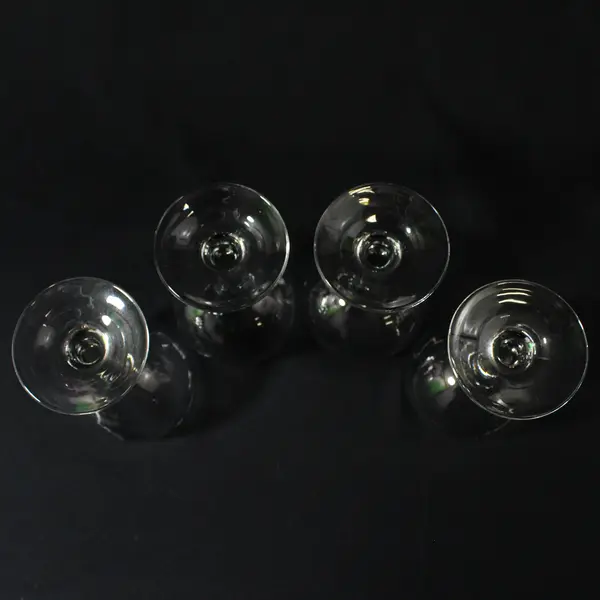 Set of 4 Unbranded Clear Glass Wine Glasses 5.75"