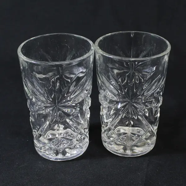 2 Anchor Hocking Early American Prescut 4 Ounce Juice Glasses 4" 