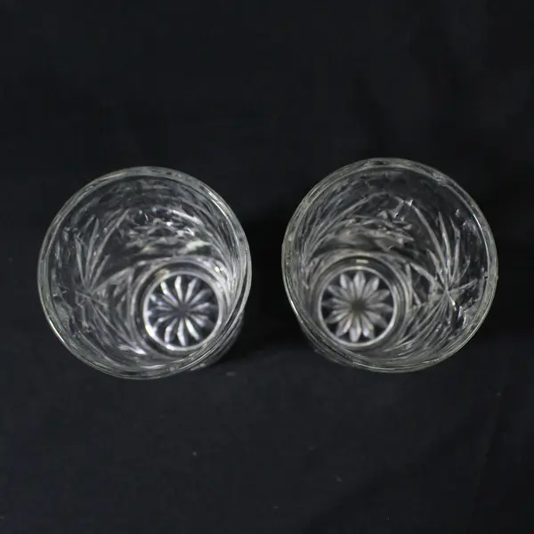 2 Anchor Hocking Early American Prescut 4 Ounce Juice Glasses 4" 